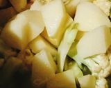 A picture of step 2 of Gobhi aloo.