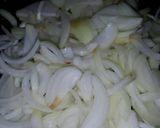 Foto del paso 9 de la receta: Empanada gallega de pollo con masa al vino