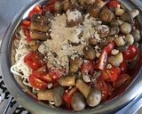 Une image de l'étape 4 de Nouilles japonaises sautées aux tomates et champignons.