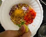 A picture of step 3 of Maggi bhel.