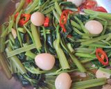 Foto langkah ke 6 dari resep Tumis Kangkung Telur Puyuh.