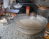 Foto del paso 6 de la receta: Cupcakes de pera relleno de bombón