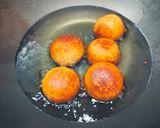 A picture of step 2 of Gulab Jamun ki sabzi.