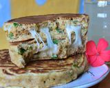 Foto del paso 4 de la receta: Pancakes de verdeo rellenos con queso🥞