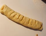 A picture of step 7 of Chicken filled bread.