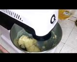 Foto langkah ke 4 dari resep Tips dan Trik Membuat Donat Dimusim Hujan / Dingin.