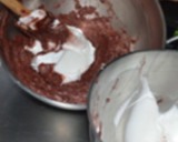 Foto del paso 5 de la receta: Bizcocho de remolacha y chocolate sobre culis de frambuesas
