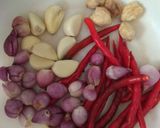 Foto langkah ke 1 dari resep Bumbu Dasar Merah.