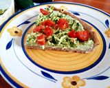 Foto del passaggio 4 della ricetta Torta salata alla ricotta, pesto e pomodori datterini