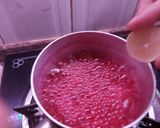 A picture of step 4 of Apple peel jam jelly.