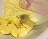 Foto langkah ke 1 dari resep Garlic Cheese Cookies.