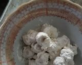 Foto langkah ke 4 dari resep Sosis goreng tepung.