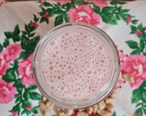 Foto del paso 2 de la receta: Licuado de frutilla a la crema picante 🍓 🌶