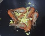 Foto langkah ke 2 dari resep Udang Oseng Telur.