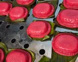 Foto langkah ke 5 dari resep Resep Kreasi Merah Putih Kudapan Manis kue ku.