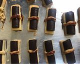 Foto langkah ke 3 dari resep Choco stick cookies.
