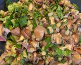 Une image de l'étape 2 de Pâtes aux champignons et courgettes, œuf poché.