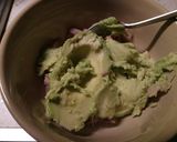 A picture of step 2 of Avocado and tuna vol a vent.