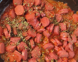 Foto del paso 4 de la receta: Arroz quesú (arroz con queso) y salsa de salchichas
