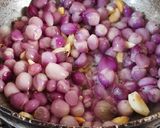 சின்ன வெங்காய புளிக்குழம்பு ரெசிபி ஸ்டேப் 3 புகைப்படம்