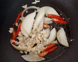 Foto langkah ke 1 dari resep Tumis Sawi Sosis.