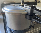 Foto del paso 3 de la receta: Frijoles colorados preparados con costilla de cerdo