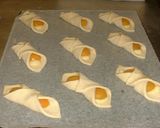 صورة لخطوة 27 من وصفة 🍞🥐عجائب تشكيل العجينة المورقه 🥐🍞