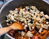 Une image de l'étape 16 de Soupe façon thaïlandaise au poulet, aubergine et curry.