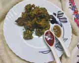 A picture of step 3 of Palak or Spinach and Coriander Pakora.