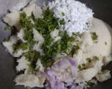 બ્રેડ ના મેંદુવડા (Bread Medu Vada Recipe In Gujarati) રેસીપી સ્ટેપ1ફોટો