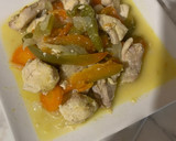 Foto del paso 7 de la receta: Pollo con verduras al vino blanco