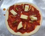 Foto langkah ke 4 dari resep Pizza Margheritta.