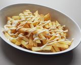 รูปขั้นตอนการทำที่ 4 ของ ลองทำเฟรนช์ฟรายหม้ออบลมร้อนครั้งแรก🍟 ราดด้วย Garlic sauce