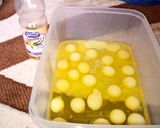 A picture of step 5 of Car shaped cake.