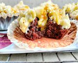 Foto langkah ke 7 dari resep Chocolate Caramel Cupcake.