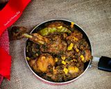 A picture of step 8 of Palak chicken masala.