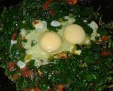 A picture of step 3 of Eggs in vinespinach.
