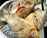 Foto langkah ke 6 dari resep Bawal Kriyuk Sambal Bawang Kecap 😇.