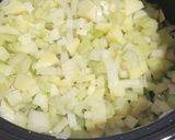 Foto del paso 2 de la receta: Sopa crema de apio y manzana