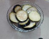 बैगुन भाजा (baigan bhaja recipe in hindi) रेसिपी चरण 1 फोटो