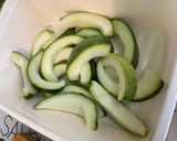 Une image de l'étape 6 de Duo de courgettes et aubergine chinoise aux gingembre et épices.