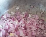 A picture of step 1 of Chicken aloo.