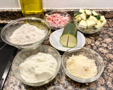 Foto del paso 1 de la receta: Pastel salado con yogur y calabacín