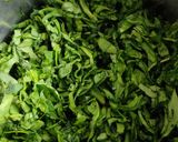 A picture of step 8 of White sauce pasta with garlic & spinach twist.