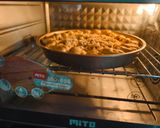 Foto langkah ke 5 dari resep Pizza dengan pinggiran sosis (sausage crust pizza).