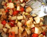 A picture of step 2 of Lasooni Aloo Palak.