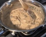 Une image de l'étape 7 de Sauce aux morilles,crème,oignon et vin rouge.