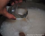 A picture of step 5 of Persian saffron rice pudding (Sholeh zard).