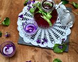 Foto del passaggio 5 della ricetta Liquore alle violette
