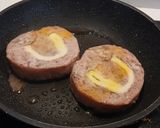 Foto del paso 5 de la receta: Medallones rellenos en espiral de cerdo, bacon y queso fundido